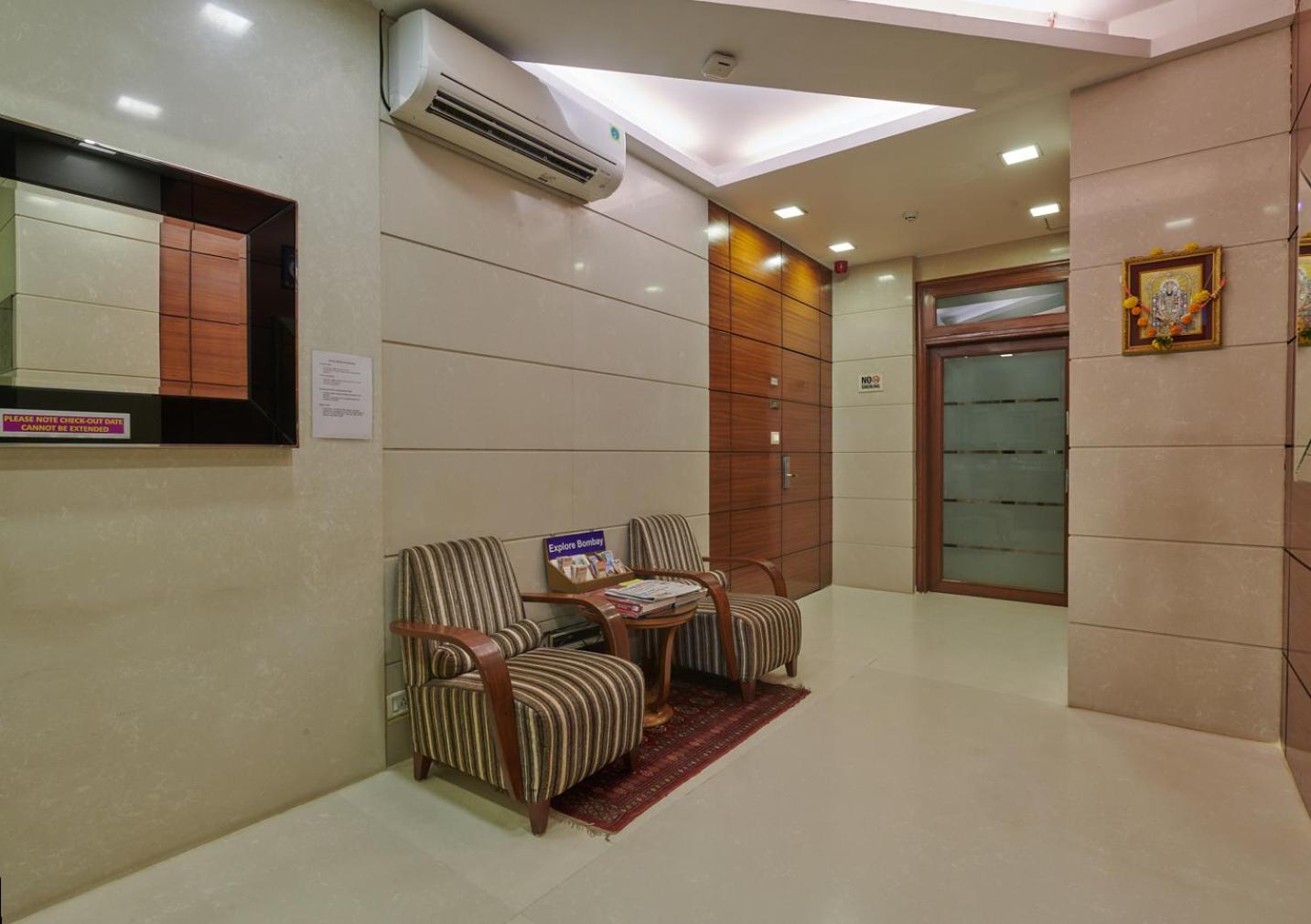 Bentley Hotel Marine Drive Mumbai Exteriör bild